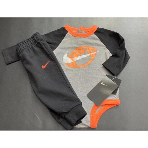 NWT Nike Jogger & Football One-piece Set Baby Boys Size 6M - Picture 1 of 3